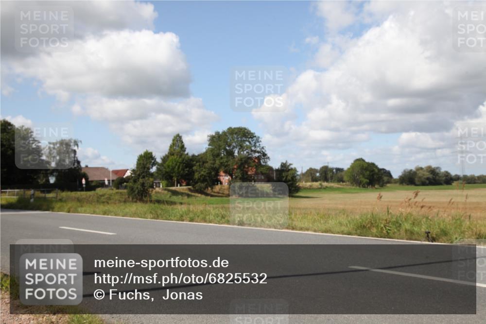 25.08.2024 - Elbe Triathlon Hamburg Fuchs,  Jonas http://msf.ph/oto/6825532 25.08.2024 11:47:37 Radfahren  meine-sportfotos.de