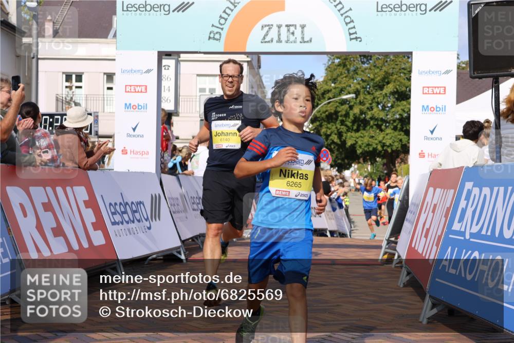 25.08.2024 - 20. Blankeneser Heldenlauf Strokosch-Dieckow http://msf.ph/oto/6825569 25.08.2024 10:24:47 Ziel 6140, 6261, 6265, 6340, 6341, 6449, 6450 meine-sportfotos.de