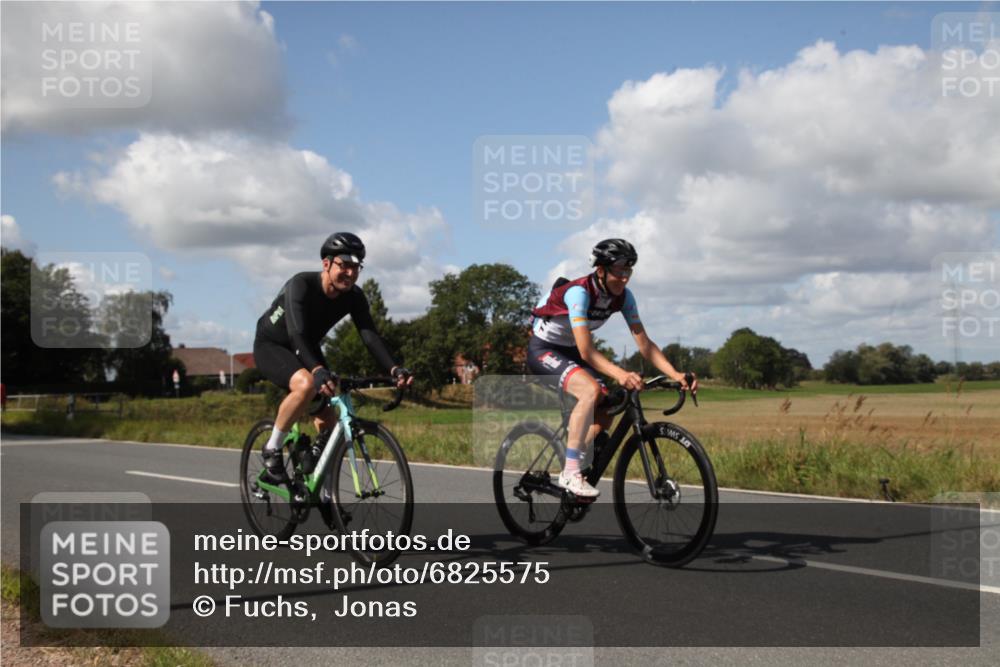 25.08.2024 - Elbe Triathlon Hamburg Fuchs,  Jonas http://msf.ph/oto/6825575 25.08.2024 11:42:14 Radfahren 1604 meine-sportfotos.de
