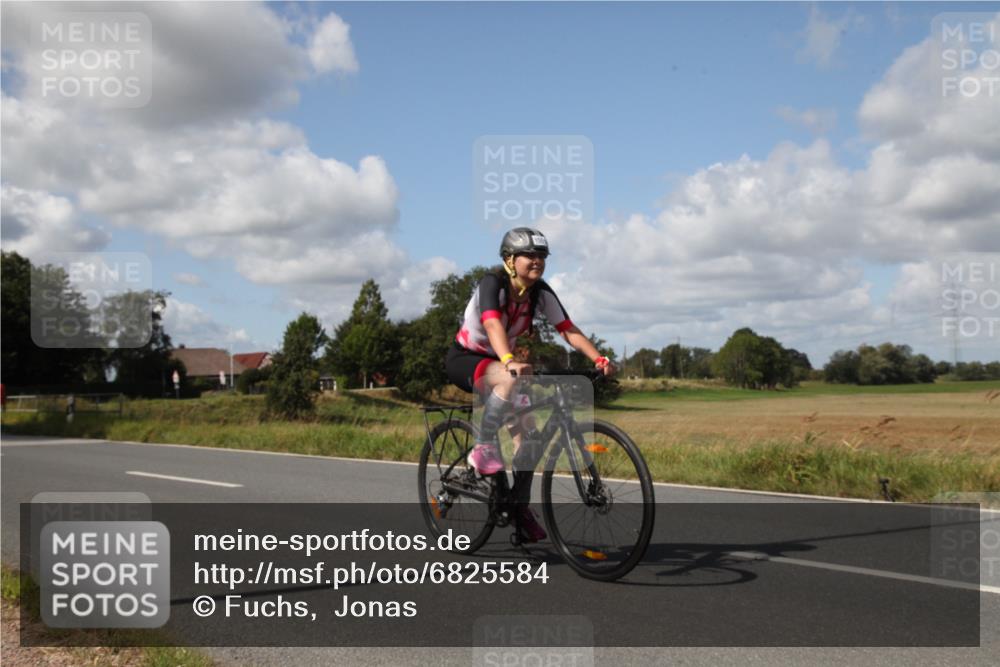 25.08.2024 - Elbe Triathlon Hamburg Fuchs,  Jonas http://msf.ph/oto/6825584 25.08.2024 11:37:46 Radfahren 1551 meine-sportfotos.de