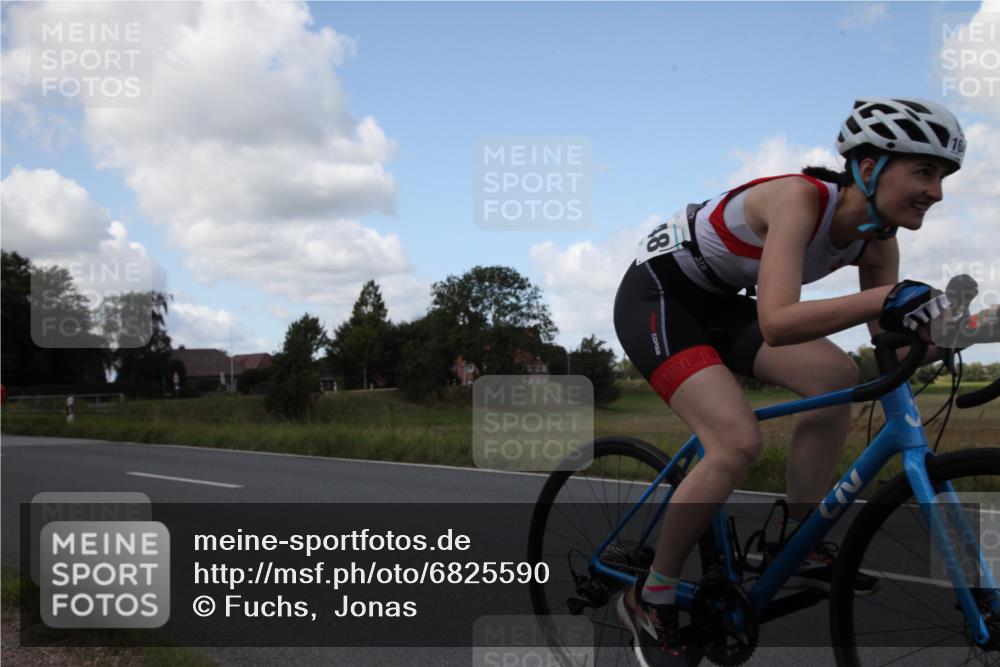 25.08.2024 - Elbe Triathlon Hamburg Fuchs,  Jonas http://msf.ph/oto/6825590 25.08.2024 11:34:26 Radfahren 1648, 1655 meine-sportfotos.de