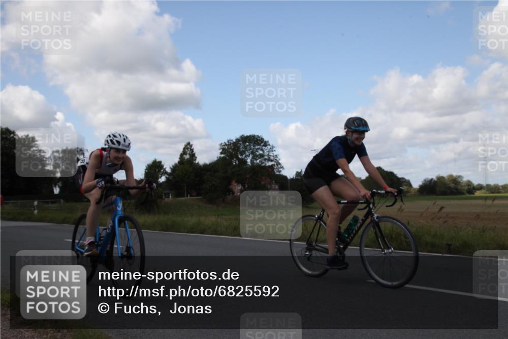 25.08.2024 - Elbe Triathlon Hamburg Fuchs,  Jonas http://msf.ph/oto/6825592 25.08.2024 11:34:26 Radfahren 1648, 1655 meine-sportfotos.de