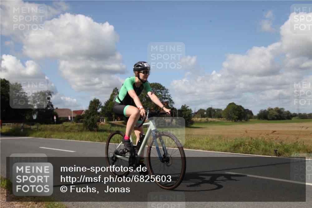 25.08.2024 - Elbe Triathlon Hamburg Fuchs,  Jonas http://msf.ph/oto/6825603 25.08.2024 11:33:08 Radfahren 1664, 1661 meine-sportfotos.de