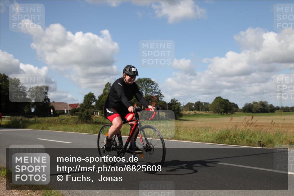 25.08.2024 - Elbe Triathlon Hamburg Fuchs,  Jonas http://msf.ph/oto/6825608 25.08.2024 11:31:36 Radfahren 1535 meine-sportfotos.de