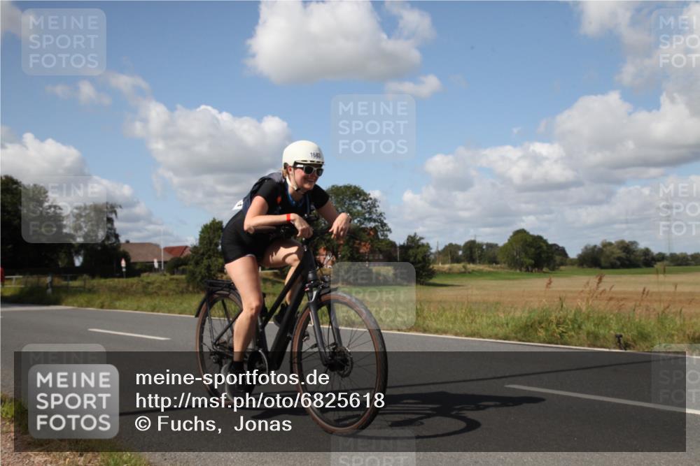 25.08.2024 - Elbe Triathlon Hamburg Fuchs,  Jonas http://msf.ph/oto/6825618 25.08.2024 11:29:55 Radfahren 1683, 1668 meine-sportfotos.de