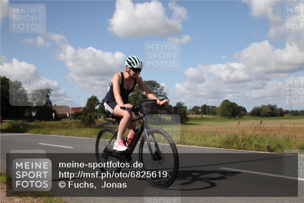 25.08.2024 - Elbe Triathlon Hamburg Fuchs,  Jonas http://msf.ph/oto/6825619 25.08.2024 11:29:48 Radfahren 1670, 1683 meine-sportfotos.de