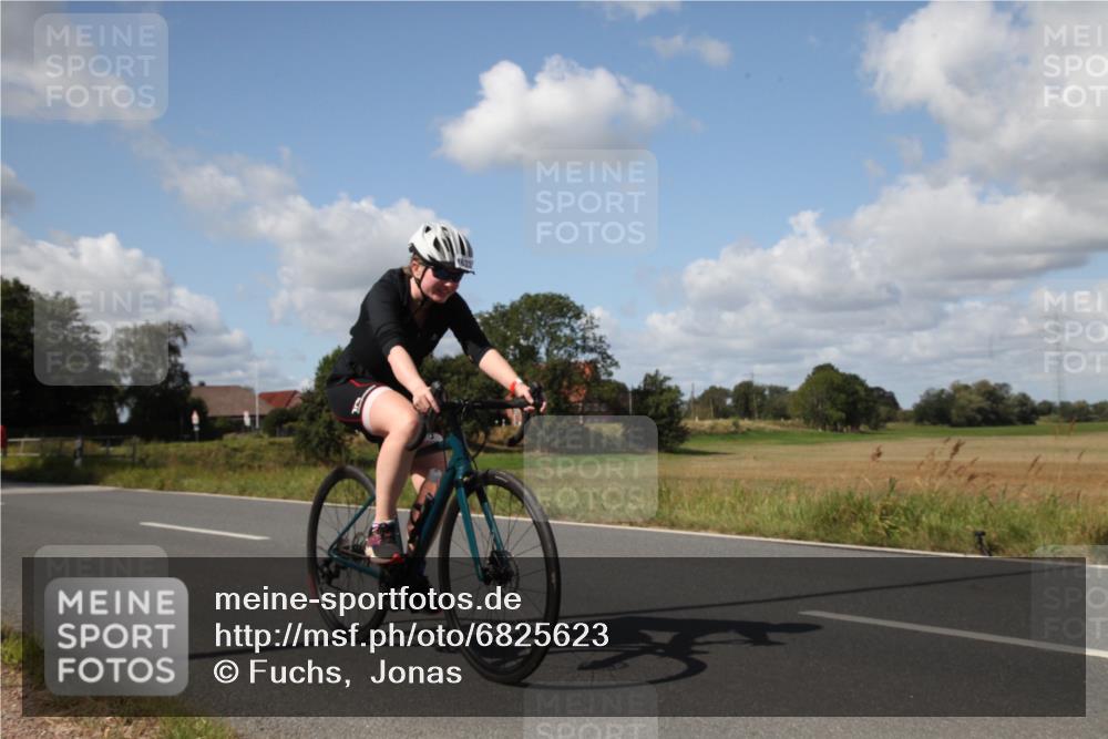 25.08.2024 - Elbe Triathlon Hamburg Fuchs,  Jonas http://msf.ph/oto/6825623 25.08.2024 11:28:58 Radfahren 1633 meine-sportfotos.de