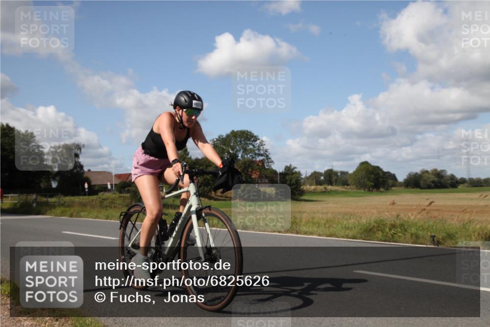 25.08.2024 - Elbe Triathlon Hamburg Fuchs,  Jonas http://msf.ph/oto/6825626 25.08.2024 11:28:49 Radfahren 1625 meine-sportfotos.de