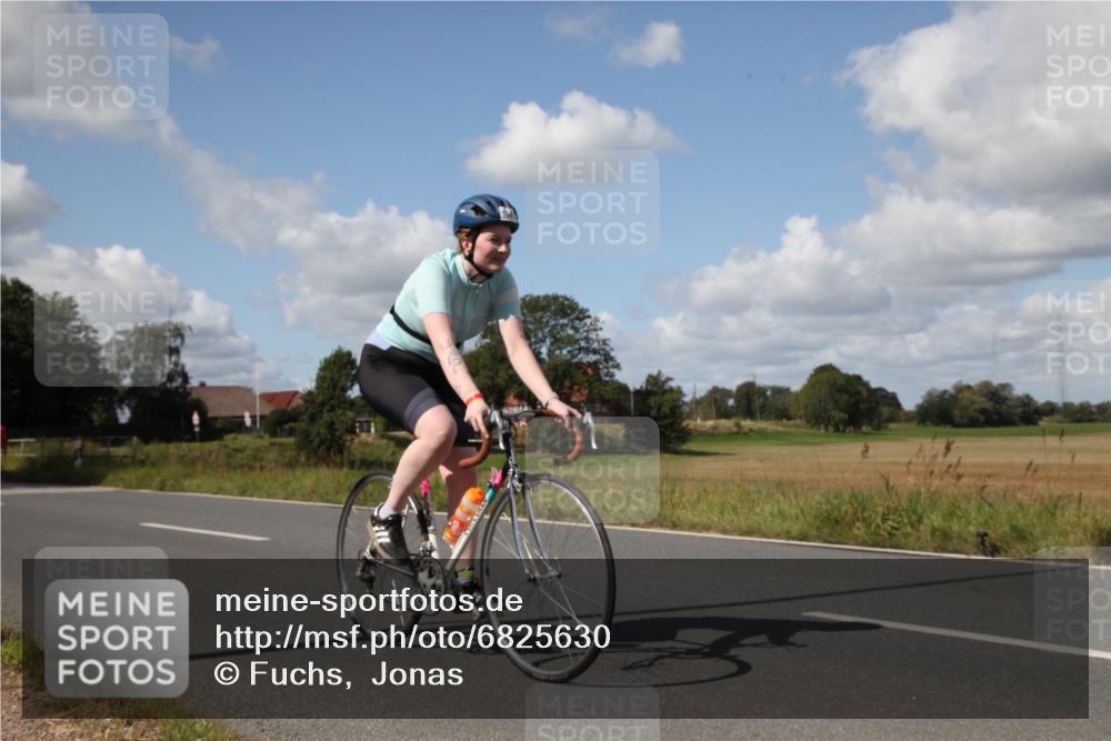 25.08.2024 - Elbe Triathlon Hamburg Fuchs,  Jonas http://msf.ph/oto/6825630 25.08.2024 11:28:27 Radfahren 1641 meine-sportfotos.de