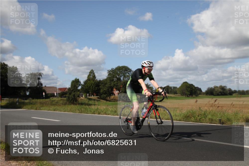 25.08.2024 - Elbe Triathlon Hamburg Fuchs,  Jonas http://msf.ph/oto/6825631 25.08.2024 11:28:09 Radfahren 1582, 1639 meine-sportfotos.de