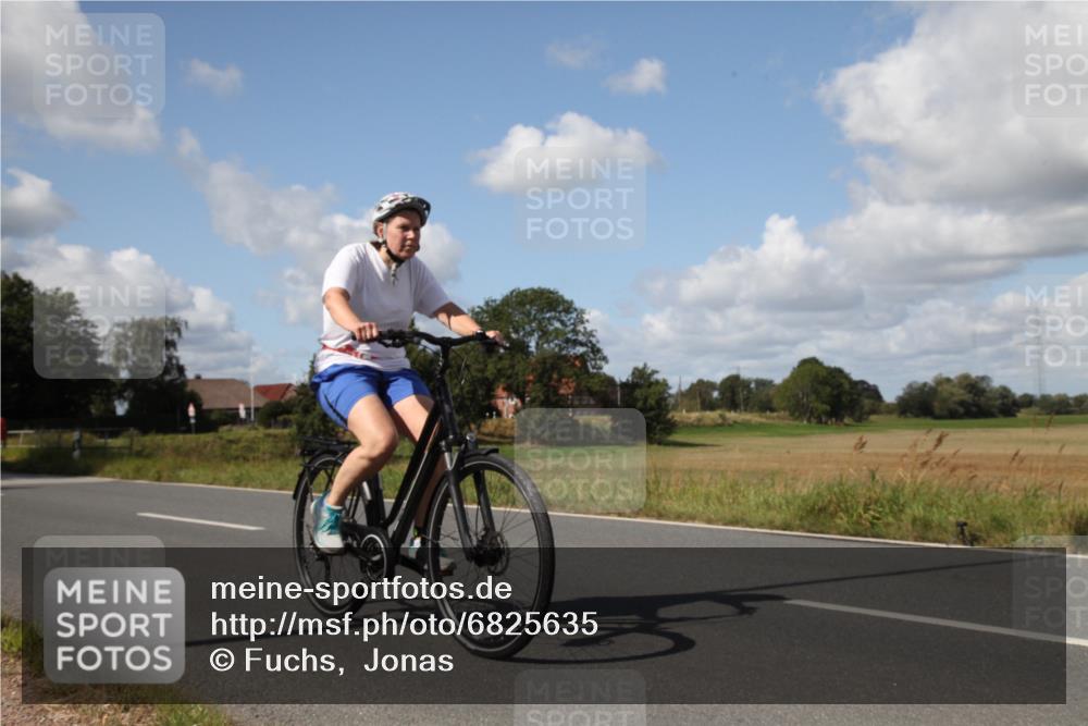 25.08.2024 - Elbe Triathlon Hamburg Fuchs,  Jonas http://msf.ph/oto/6825635 25.08.2024 11:28:07 Radfahren 1582, 1639 meine-sportfotos.de