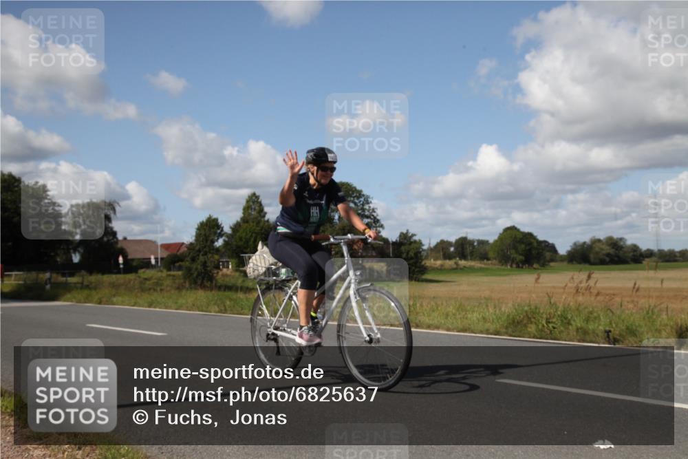 25.08.2024 - Elbe Triathlon Hamburg Fuchs,  Jonas http://msf.ph/oto/6825637 25.08.2024 11:27:12 Radfahren 1675 meine-sportfotos.de