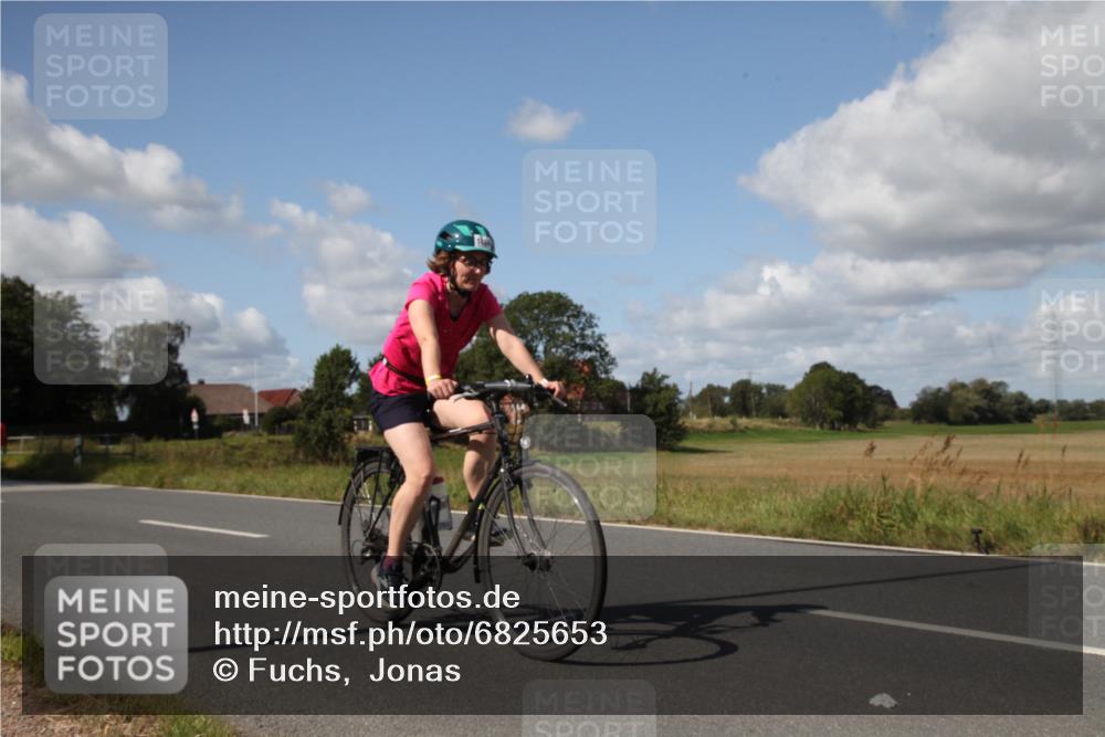 25.08.2024 - Elbe Triathlon Hamburg Fuchs,  Jonas http://msf.ph/oto/6825653 25.08.2024 11:25:35 Radfahren 1484 meine-sportfotos.de
