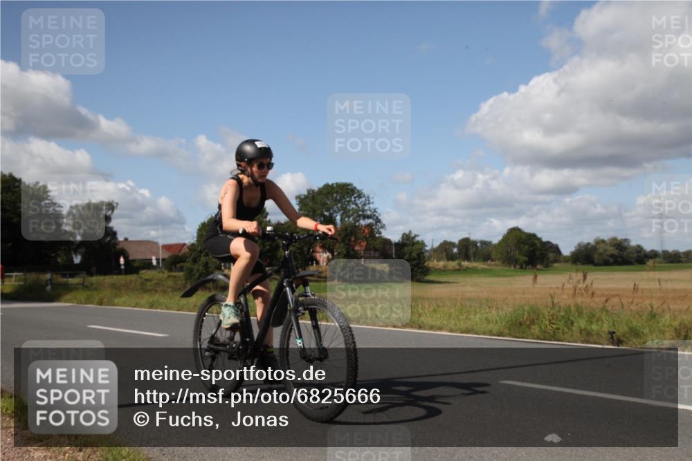 25.08.2024 - Elbe Triathlon Hamburg Fuchs,  Jonas http://msf.ph/oto/6825666 25.08.2024 11:24:41 Radfahren 1669, 1623 meine-sportfotos.de