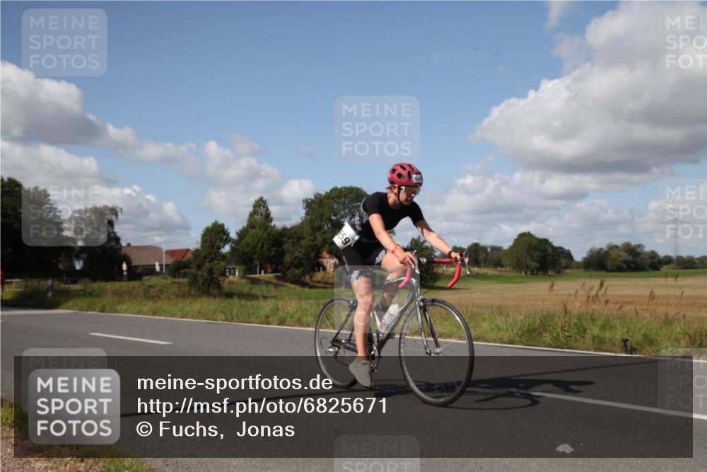 25.08.2024 - Elbe Triathlon Hamburg Fuchs,  Jonas http://msf.ph/oto/6825671 25.08.2024 11:24:29 Radfahren 1621, 1660, 1511, 1659 meine-sportfotos.de