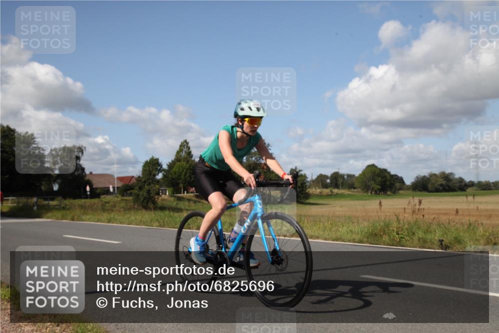 25.08.2024 - Elbe Triathlon Hamburg Fuchs,  Jonas http://msf.ph/oto/6825696 25.08.2024 11:23:28 Radfahren 1691, 1614 meine-sportfotos.de