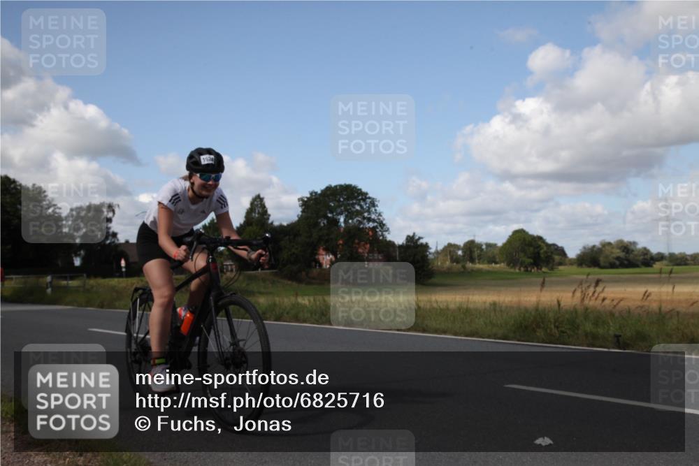 25.08.2024 - Elbe Triathlon Hamburg Fuchs,  Jonas http://msf.ph/oto/6825716 25.08.2024 11:22:57 Radfahren 1649, 1531, 1624 meine-sportfotos.de