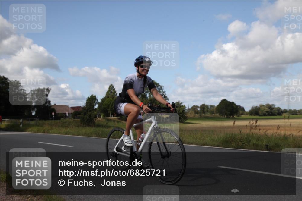 25.08.2024 - Elbe Triathlon Hamburg Fuchs,  Jonas http://msf.ph/oto/6825721 25.08.2024 11:22:52 Radfahren 1649, 1531, 1624 meine-sportfotos.de