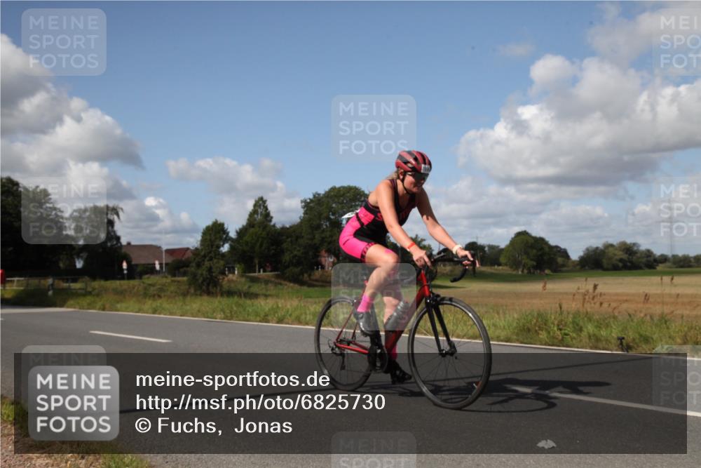 25.08.2024 - Elbe Triathlon Hamburg Fuchs,  Jonas http://msf.ph/oto/6825730 25.08.2024 11:22:38 Radfahren 1601, 1667, 1696, 1679, 1612 meine-sportfotos.de