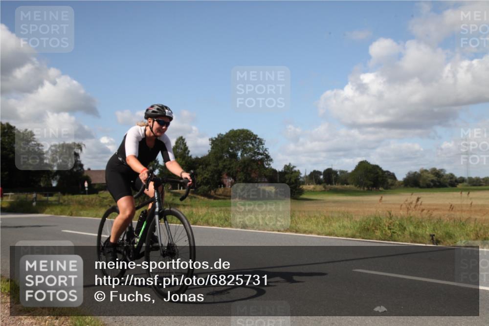 25.08.2024 - Elbe Triathlon Hamburg Fuchs,  Jonas http://msf.ph/oto/6825731 25.08.2024 11:22:37 Radfahren 1601, 1667, 1696, 1679, 1612 meine-sportfotos.de