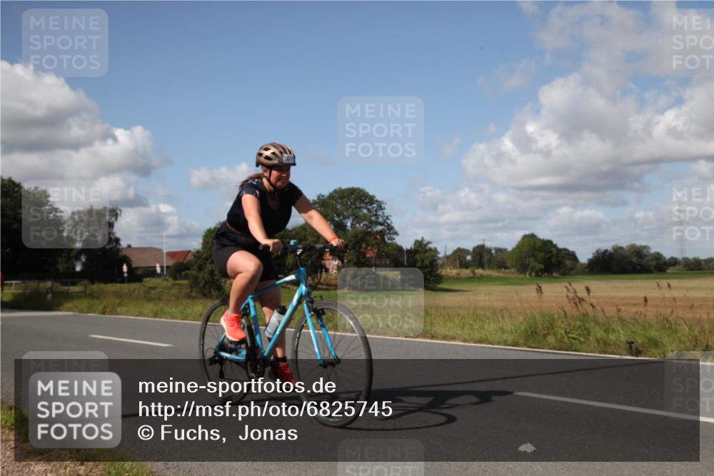 25.08.2024 - Elbe Triathlon Hamburg Fuchs,  Jonas http://msf.ph/oto/6825745 25.08.2024 11:21:41 Radfahren 1680, 1677 meine-sportfotos.de
