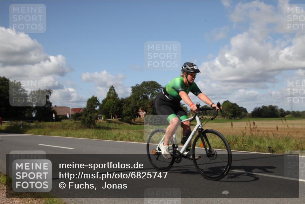 25.08.2024 - Elbe Triathlon Hamburg Fuchs,  Jonas http://msf.ph/oto/6825747 25.08.2024 11:21:40 Radfahren 1680, 1677 meine-sportfotos.de