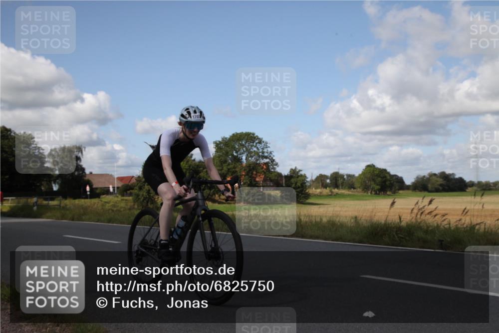 25.08.2024 - Elbe Triathlon Hamburg Fuchs,  Jonas http://msf.ph/oto/6825750 25.08.2024 11:21:32 Radfahren 704, 1703 meine-sportfotos.de