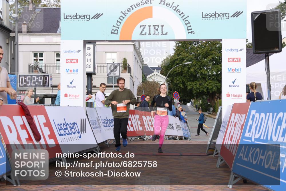 25.08.2024 - 20. Blankeneser Heldenlauf Strokosch-Dieckow http://msf.ph/oto/6825758 25.08.2024 09:53:14 Ziel 225, 226 meine-sportfotos.de