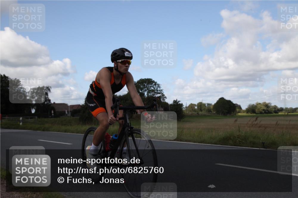 25.08.2024 - Elbe Triathlon Hamburg Fuchs,  Jonas http://msf.ph/oto/6825760 25.08.2024 11:21:03 Radfahren 1608 meine-sportfotos.de