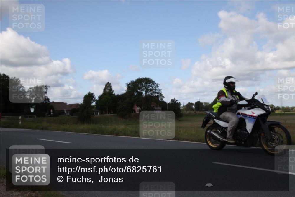 25.08.2024 - Elbe Triathlon Hamburg Fuchs,  Jonas http://msf.ph/oto/6825761 25.08.2024 11:20:58 Radfahren 1619, 1608 meine-sportfotos.de