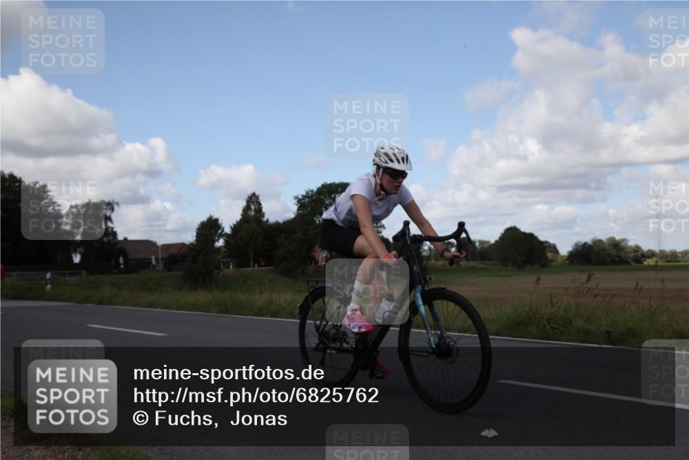 25.08.2024 - Elbe Triathlon Hamburg Fuchs,  Jonas http://msf.ph/oto/6825762 25.08.2024 11:20:56 Radfahren 1619, 1608 meine-sportfotos.de