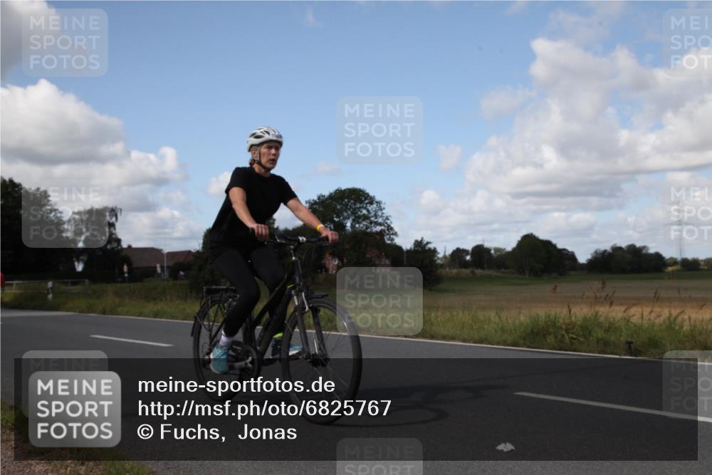25.08.2024 - Elbe Triathlon Hamburg Fuchs,  Jonas http://msf.ph/oto/6825767 25.08.2024 11:20:42 Radfahren 1720, 1697, 1588 meine-sportfotos.de