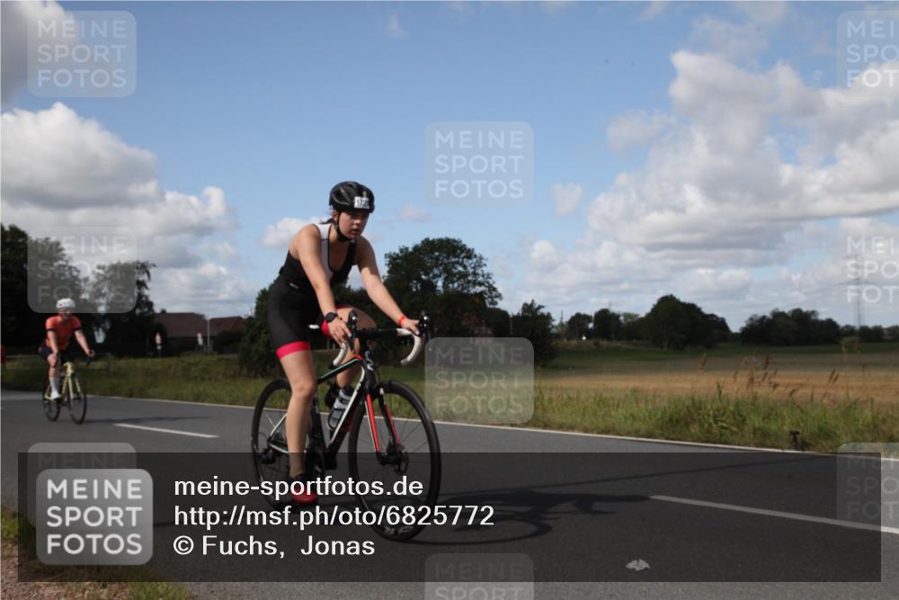 25.08.2024 - Elbe Triathlon Hamburg Fuchs,  Jonas http://msf.ph/oto/6825772 25.08.2024 11:20:39 Radfahren 1652, 1720, 1697, 1588 meine-sportfotos.de