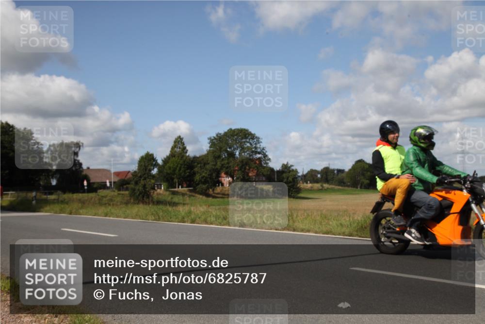 25.08.2024 - Elbe Triathlon Hamburg Fuchs,  Jonas http://msf.ph/oto/6825787 25.08.2024 11:19:50 Radfahren 1536 meine-sportfotos.de