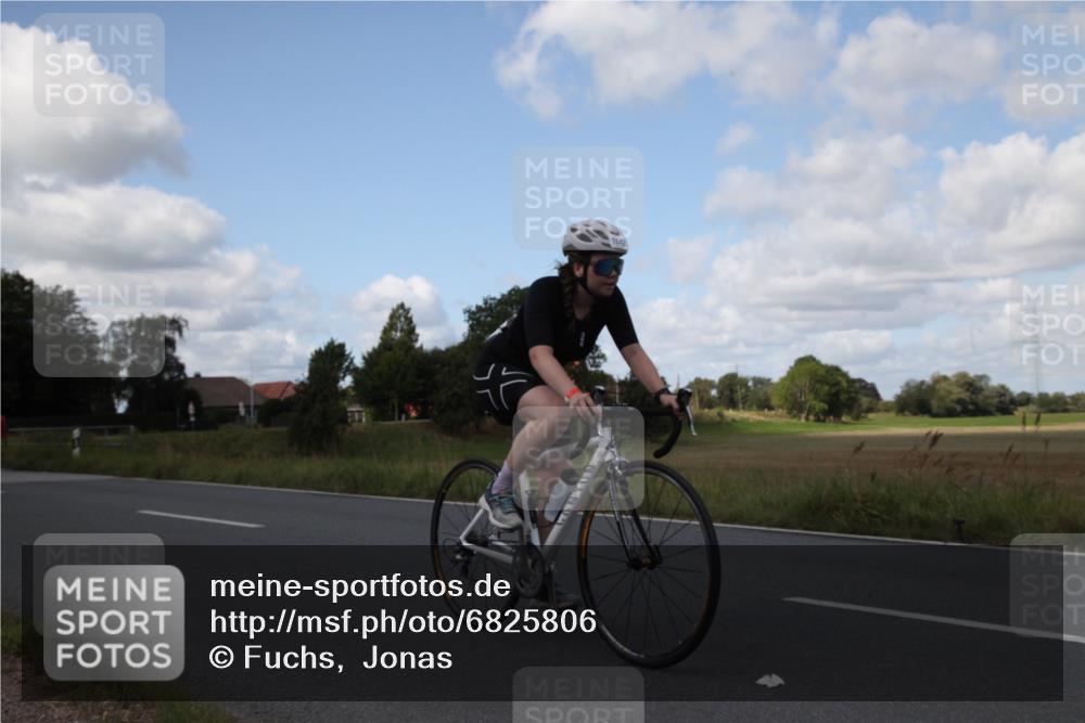 25.08.2024 - Elbe Triathlon Hamburg Fuchs,  Jonas http://msf.ph/oto/6825806 25.08.2024 11:19:17 Radfahren 1654 meine-sportfotos.de