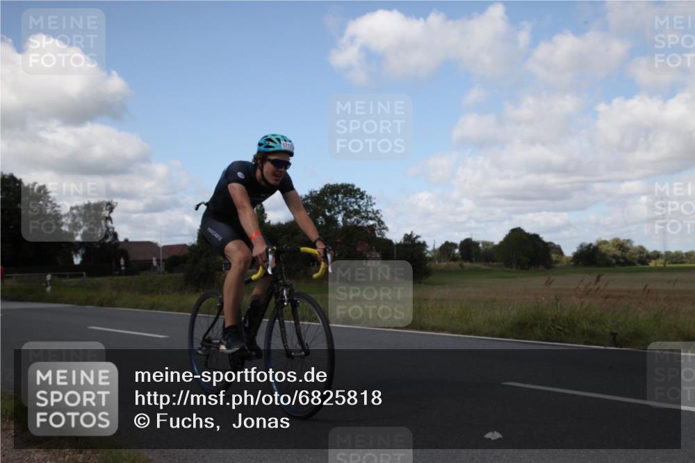 25.08.2024 - Elbe Triathlon Hamburg Fuchs,  Jonas http://msf.ph/oto/6825818 25.08.2024 11:18:54 Radfahren 1719, 1717, 1686, 1704, 1701 meine-sportfotos.de