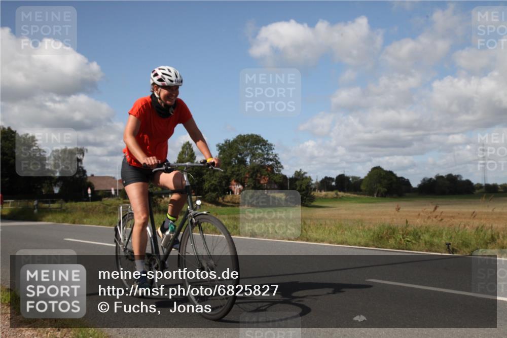 25.08.2024 - Elbe Triathlon Hamburg Fuchs,  Jonas http://msf.ph/oto/6825827 25.08.2024 11:18:32 Radfahren 1485, 1644 meine-sportfotos.de