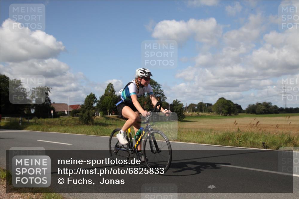 25.08.2024 - Elbe Triathlon Hamburg Fuchs,  Jonas http://msf.ph/oto/6825833 25.08.2024 11:18:07 Radfahren 1594, 1710, 1637 meine-sportfotos.de