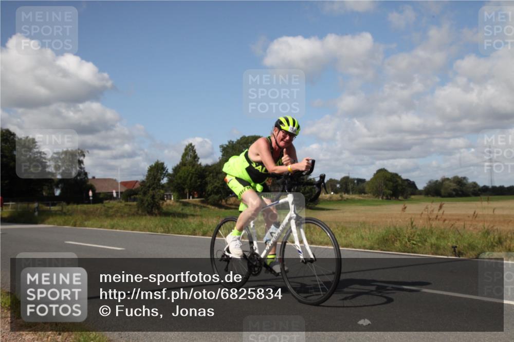 25.08.2024 - Elbe Triathlon Hamburg Fuchs,  Jonas http://msf.ph/oto/6825834 25.08.2024 11:18:05 Radfahren 1594, 1710, 1637 meine-sportfotos.de