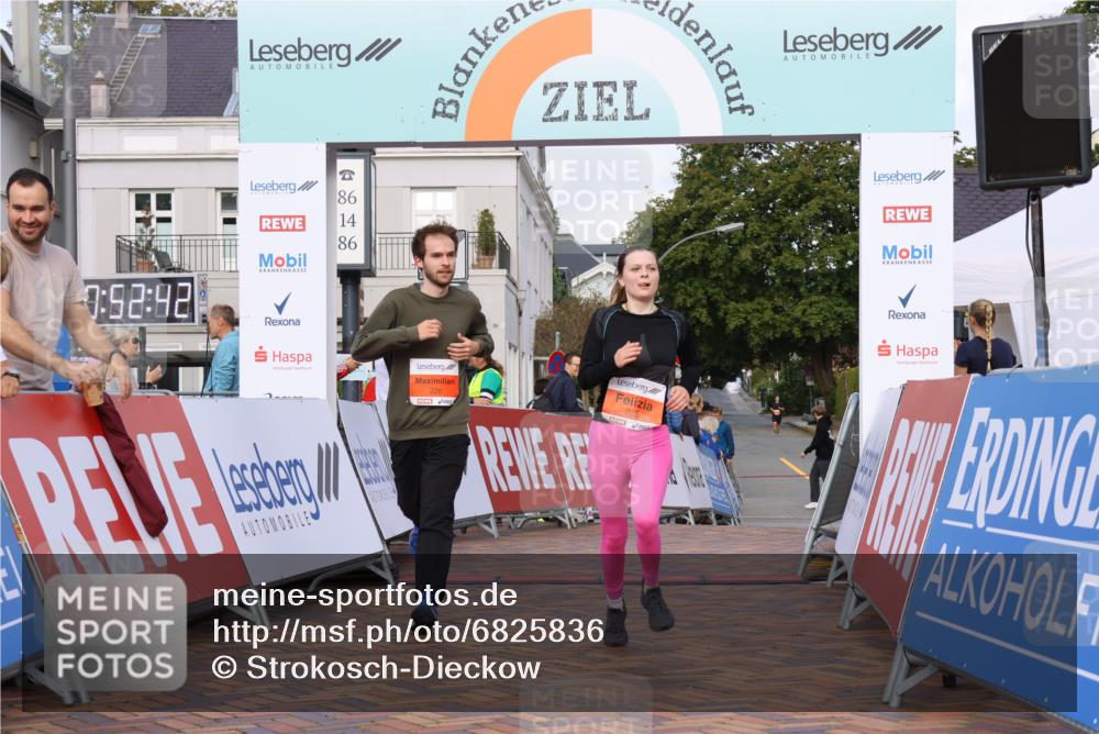 25.08.2024 - 20. Blankeneser Heldenlauf Strokosch-Dieckow http://msf.ph/oto/6825836 25.08.2024 09:53:15 Ziel 225, 226 meine-sportfotos.de