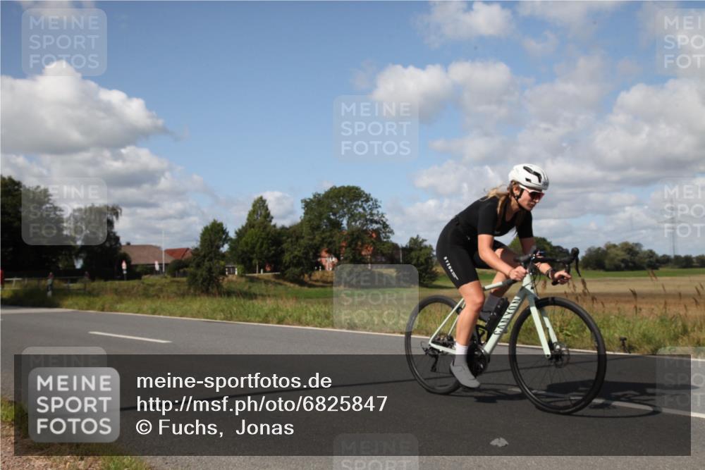 25.08.2024 - Elbe Triathlon Hamburg Fuchs,  Jonas http://msf.ph/oto/6825847 25.08.2024 11:17:39 Radfahren 1646, 1583 meine-sportfotos.de
