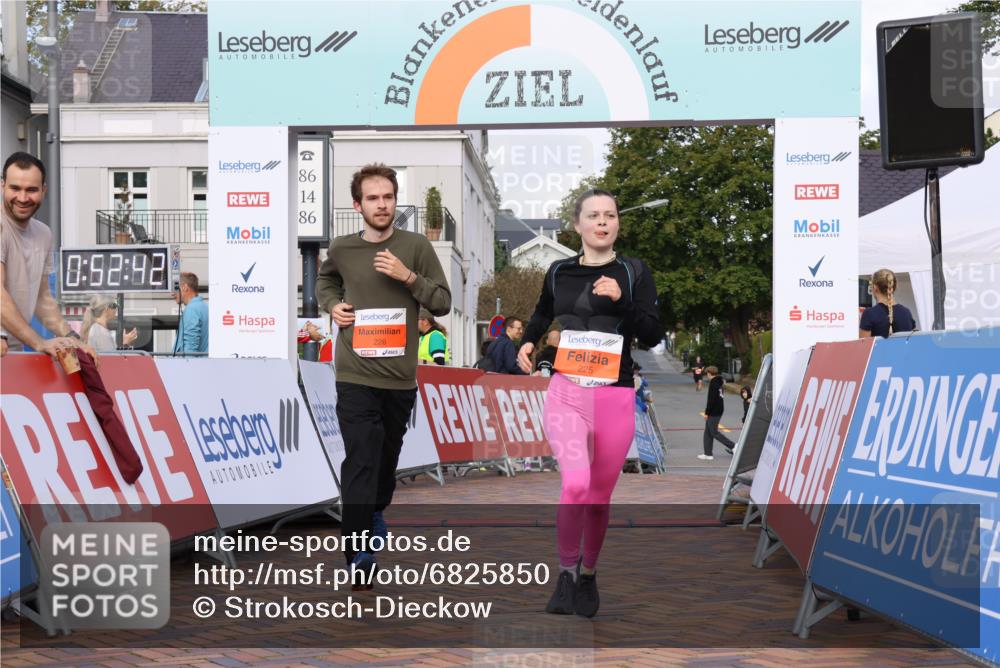 25.08.2024 - 20. Blankeneser Heldenlauf Strokosch-Dieckow http://msf.ph/oto/6825850 25.08.2024 09:53:16 Ziel 225, 226 meine-sportfotos.de