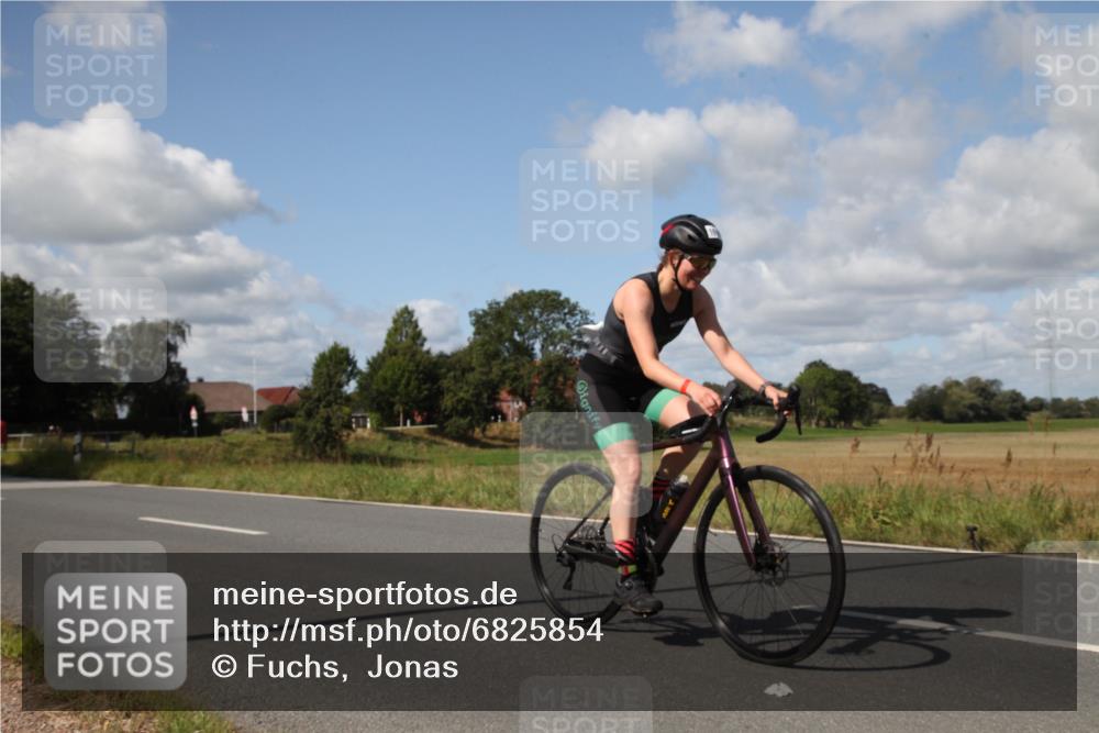 25.08.2024 - Elbe Triathlon Hamburg Fuchs,  Jonas http://msf.ph/oto/6825854 25.08.2024 11:17:30 Radfahren 1699, 1687 meine-sportfotos.de