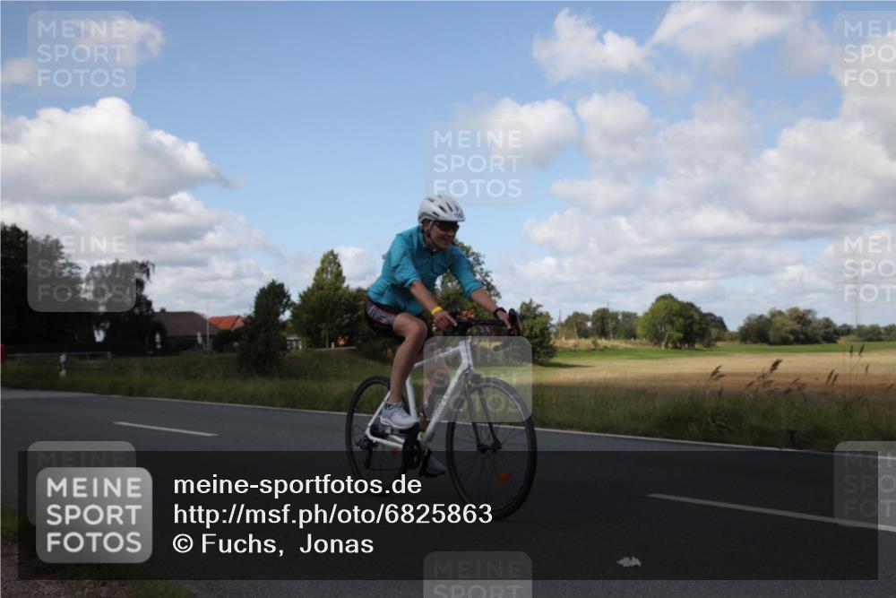 25.08.2024 - Elbe Triathlon Hamburg Fuchs,  Jonas http://msf.ph/oto/6825863 25.08.2024 11:17:11 Radfahren 1658, 1580, 1503 meine-sportfotos.de