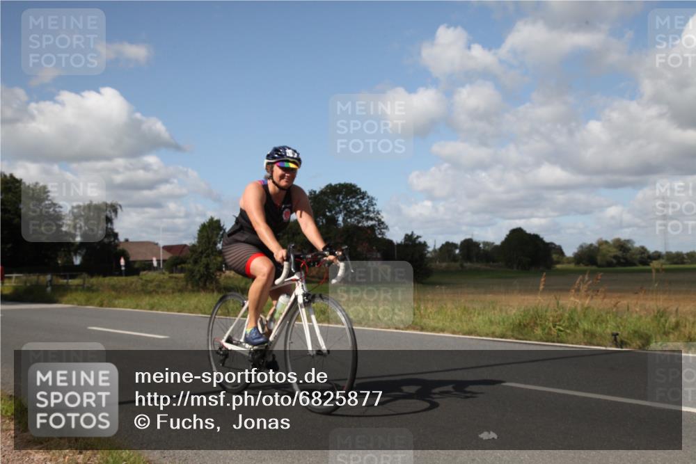 25.08.2024 - Elbe Triathlon Hamburg Fuchs,  Jonas http://msf.ph/oto/6825877 25.08.2024 11:16:45 Radfahren 1527, 1538, 1702 meine-sportfotos.de
