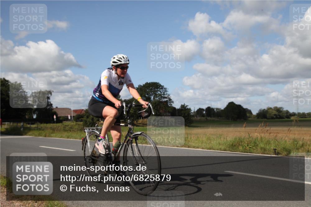 25.08.2024 - Elbe Triathlon Hamburg Fuchs,  Jonas http://msf.ph/oto/6825879 25.08.2024 11:16:42 Radfahren 1527, 1538, 1702 meine-sportfotos.de