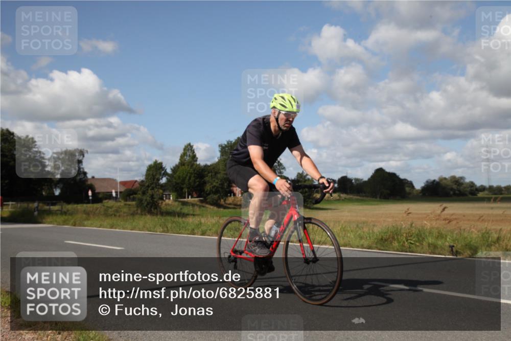 25.08.2024 - Elbe Triathlon Hamburg Fuchs,  Jonas http://msf.ph/oto/6825881 25.08.2024 11:16:34 Radfahren 1431 meine-sportfotos.de