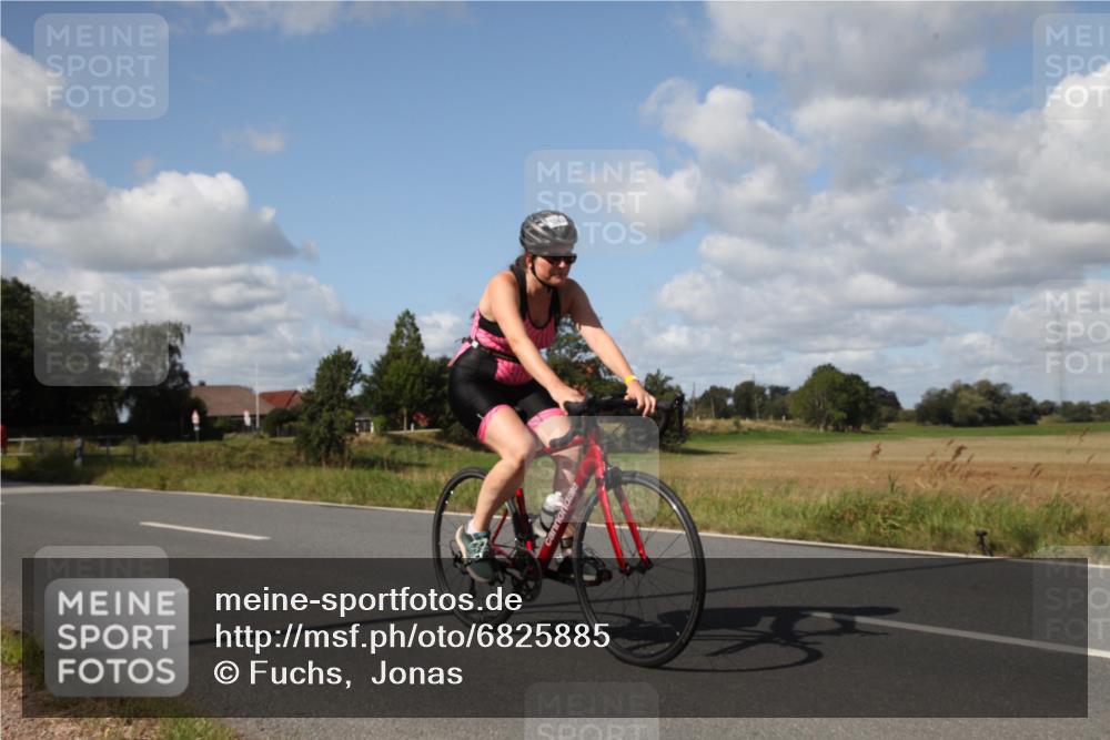 25.08.2024 - Elbe Triathlon Hamburg Fuchs,  Jonas http://msf.ph/oto/6825885 25.08.2024 11:16:01 Radfahren 1543 meine-sportfotos.de