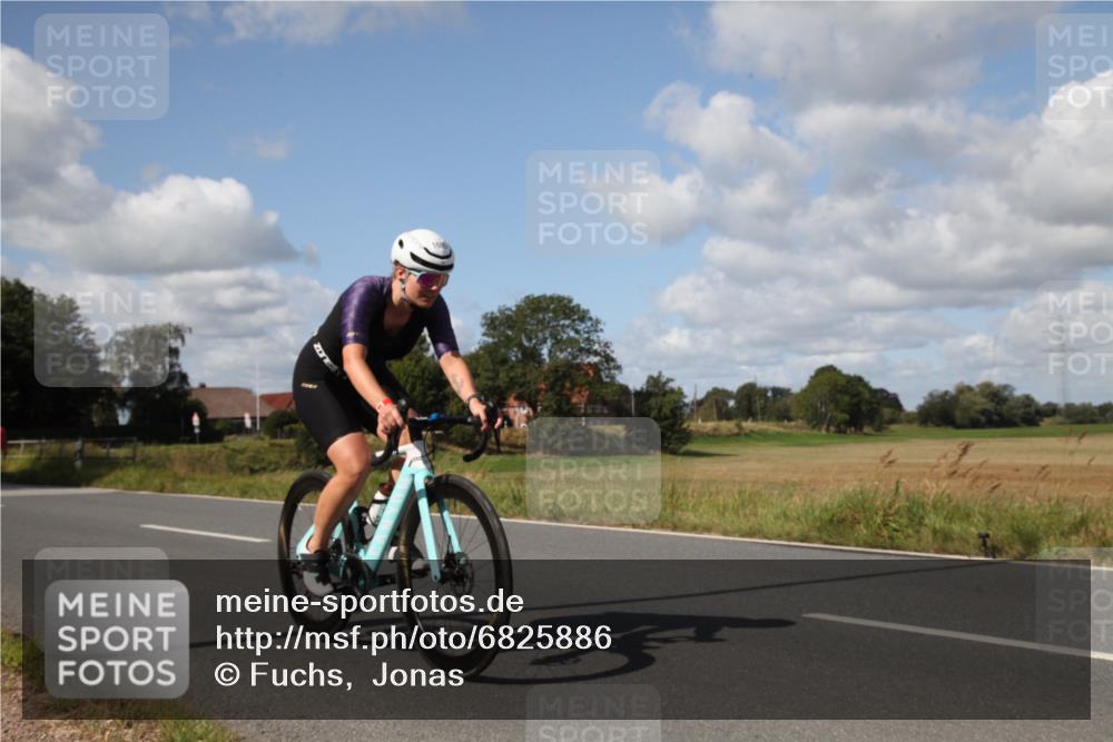 25.08.2024 - Elbe Triathlon Hamburg Fuchs,  Jonas http://msf.ph/oto/6825886 25.08.2024 11:15:55 Radfahren 1489, 1690, 1543 meine-sportfotos.de