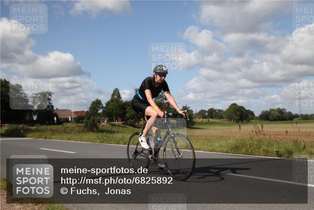25.08.2024 - Elbe Triathlon Hamburg Fuchs,  Jonas http://msf.ph/oto/6825892 25.08.2024 11:15:40 Radfahren 1509, 1513 meine-sportfotos.de